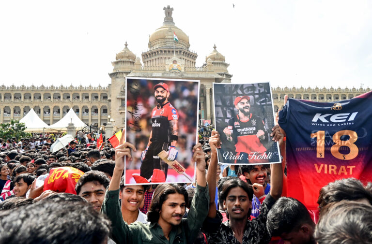 RCB की जीत के जश्‍न में हुए भगदड़ मामले में FIR दर्ज, अब तक 11 लोगों की मौत, अस्पताल पहुंचने से पहले थमी सांसें