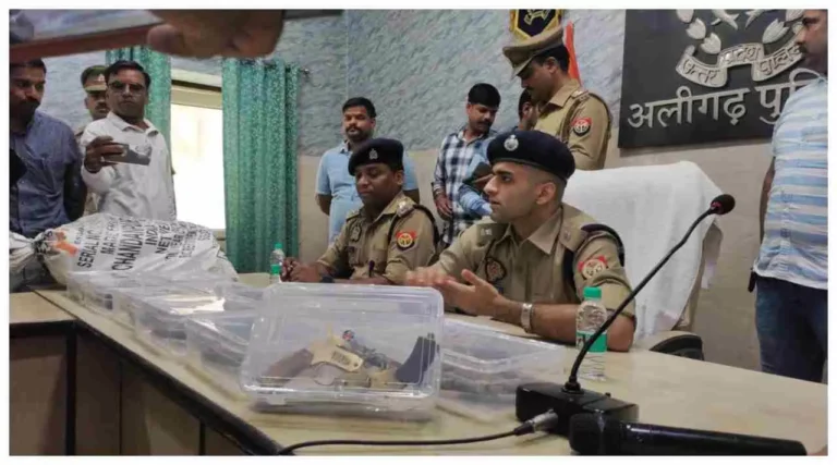 अलीगढ़ में अवैध हथियार बनाने की फैक्ट्री का भंडाफोड़, 1 गिरफ्तार,2 फरार, अवैध हथियारों का जखीरा बरामद।